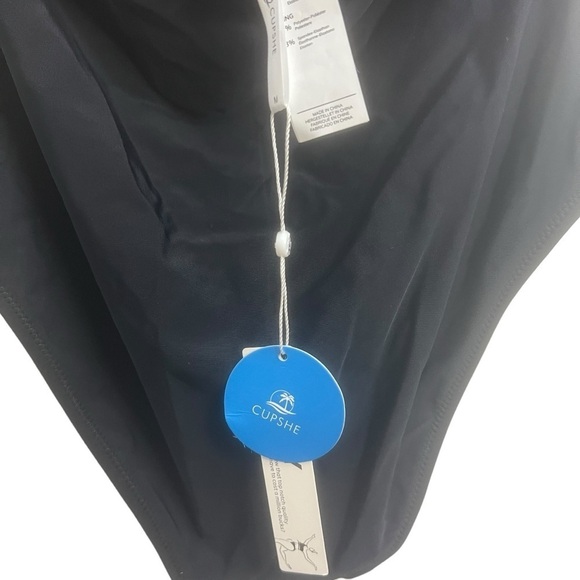 Cupshe M Black One Piece Plunge front - Picture 6 of 7